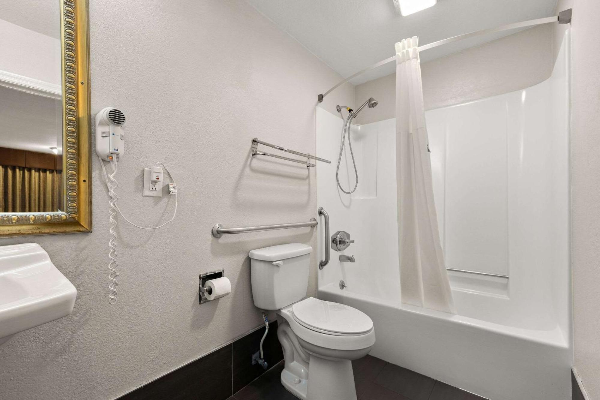 Econo Lodge White Pine Morristown I-81 & I-40 Split Buitenkant foto