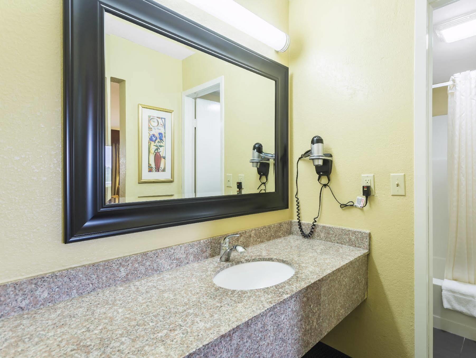 Econo Lodge White Pine Morristown I-81 & I-40 Split Buitenkant foto